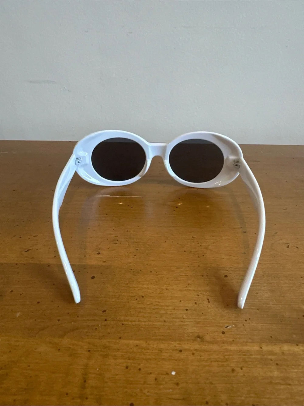 White Oval Retro Sunglasses with Black Lenses Kurt Cobain Clout Vintage Classic